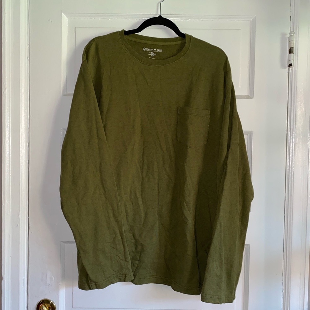 United by Blue Men’s Long Sleeve Pocket Tee